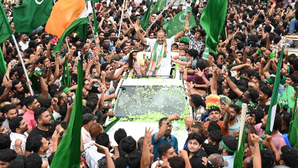 ކެރެލާގެ ވެރިކަން އިދިކޮޅު ޕާޓީއަށް، މިނިސްޓަރުންނަށް މުސްލިމުން