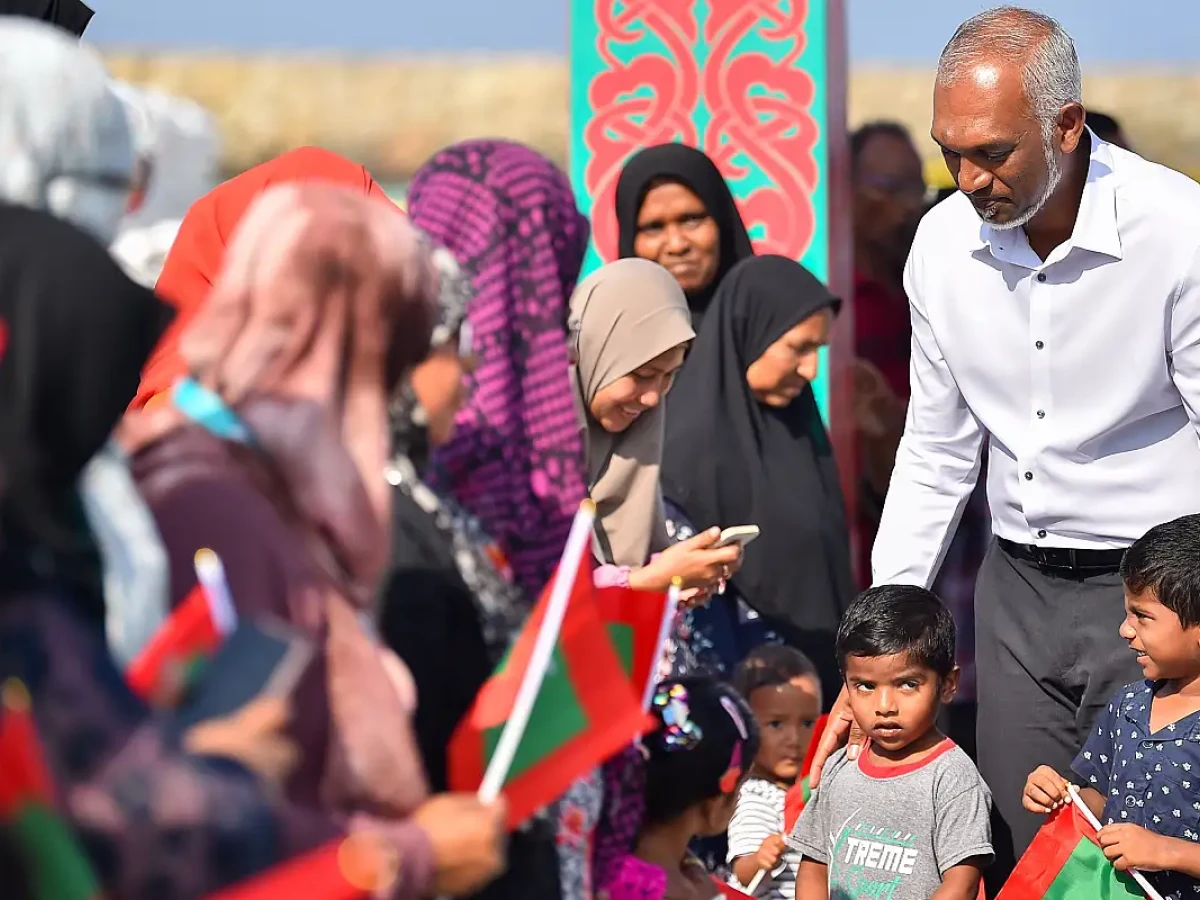 ރައީސް މުއިއްޒު ގެންގުޅުއްވާކާރުގެ އަގު އެނގޭތަ؟