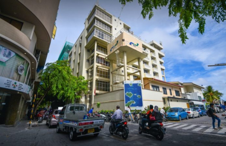 ފެނާއި ޙަވާލުވާނެ އާ ޗެއާމަނެއް ހޯދަނީ