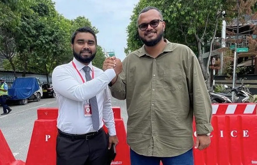 ދެނޫސްވެރިޔަކު ޖަލަށް ލުމަށް ހުކުމް ކޮށްފި