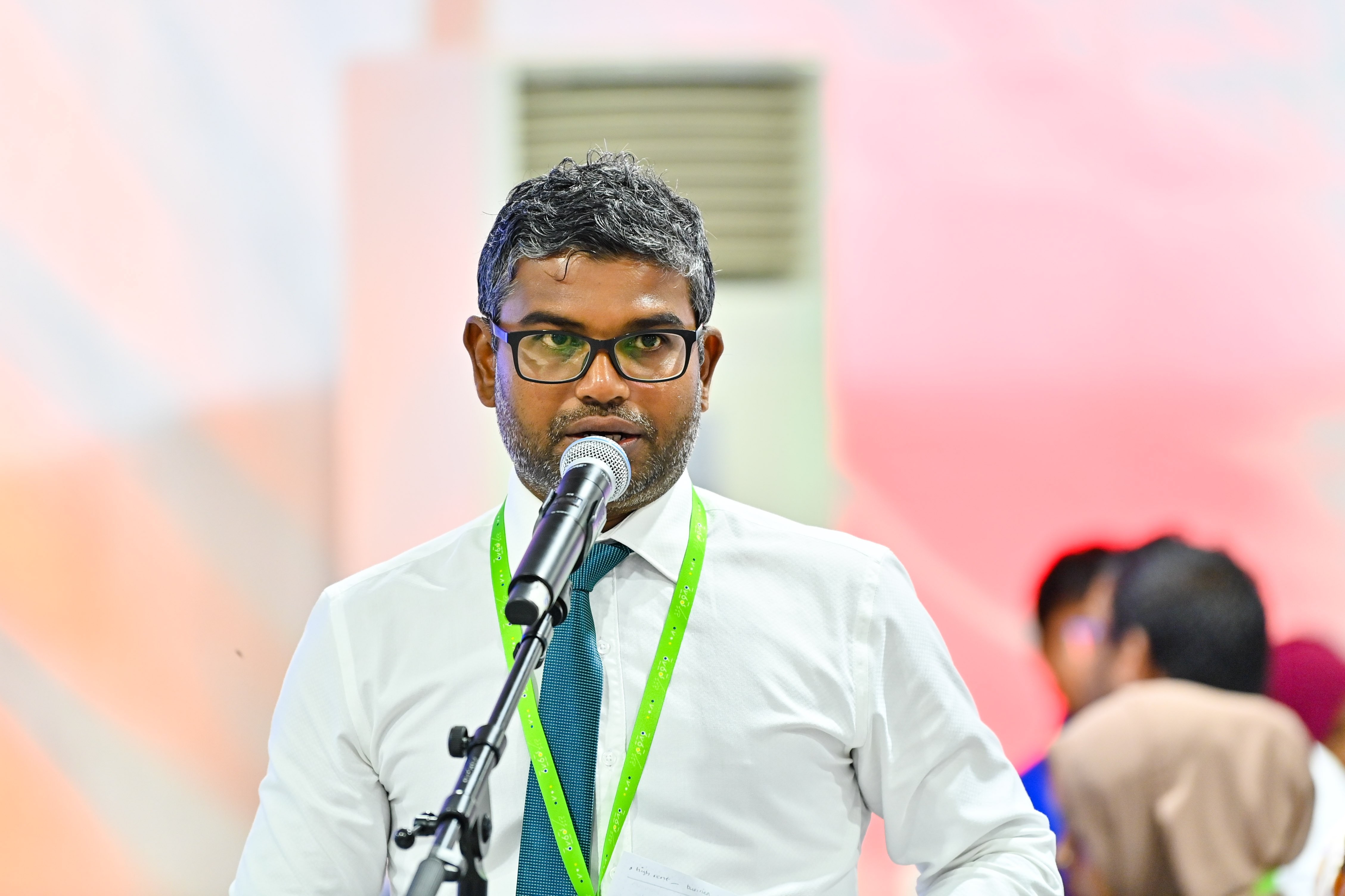 ޕާޓީ ބަދަލުކުރި މައްސަލައިގައި ޝުޖާއު ސަސްޕެންޑު ކޮށްފި